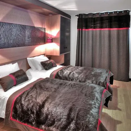Lägenhet Sleeps 4 Pool Wifi *