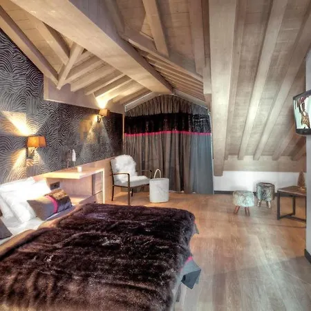 Lägenhet Sleeps 4 Pool Wifi *