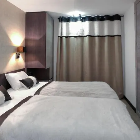 Sleeps 4 Pool Wifi